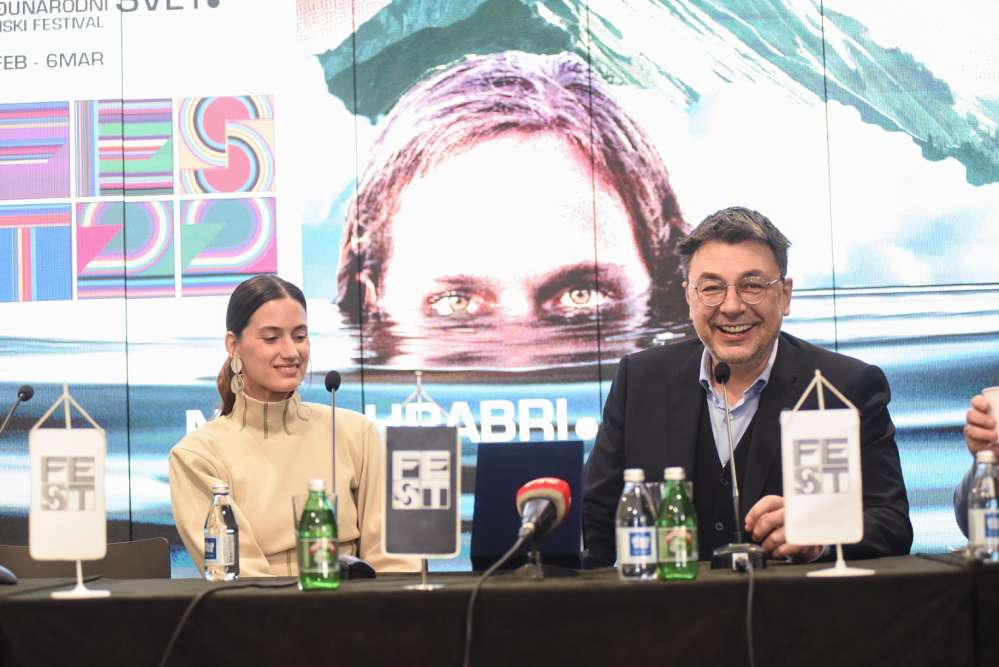 Devetog dana FEST-a plaketa Kinoteke Danici Ćurčić, ČEKAJUĆI HANDKEA, knjige o Dinku Tucakoviću i Emiru Kusturici